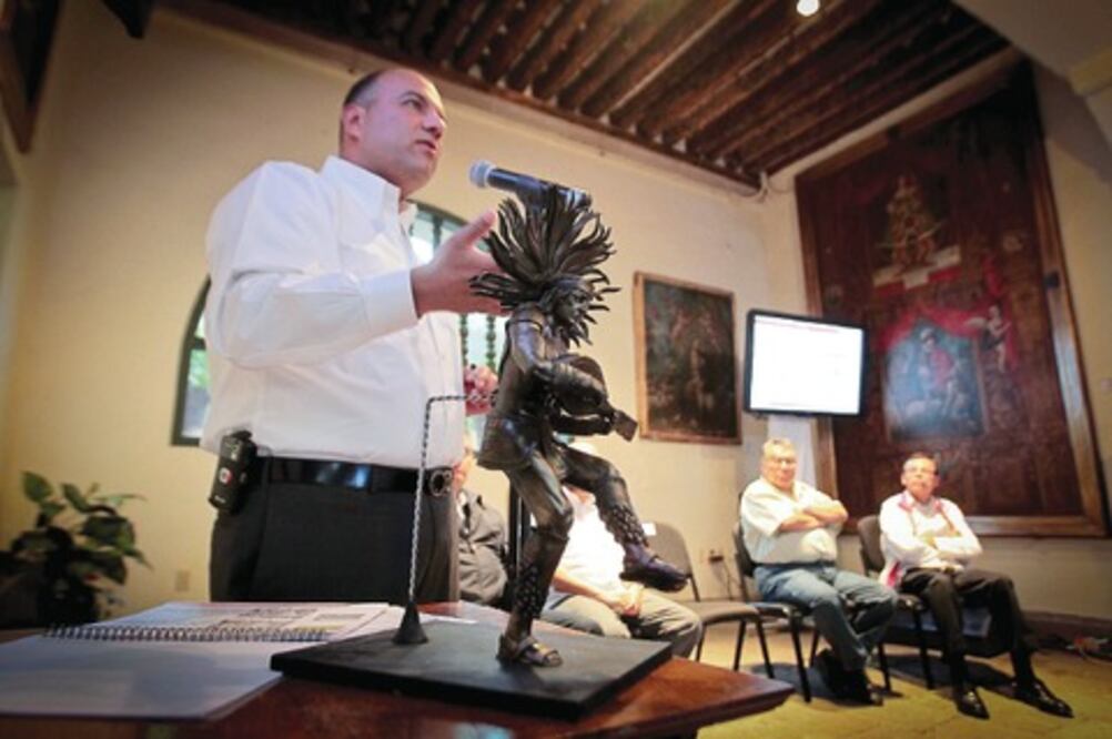 Buscan rescatar conchero