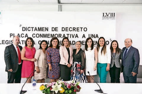 Buscan reconocer mayoría femenina