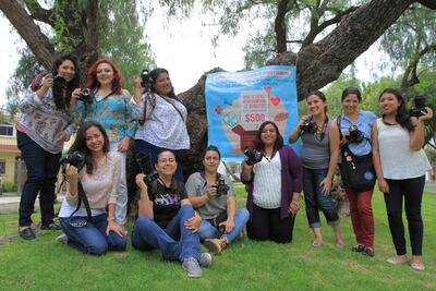 Toman fotografías para ayudar a damnificados