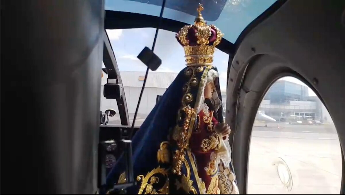 Virgen de los Dolores vuela sobre Querétaro para bendecir y promover la paz