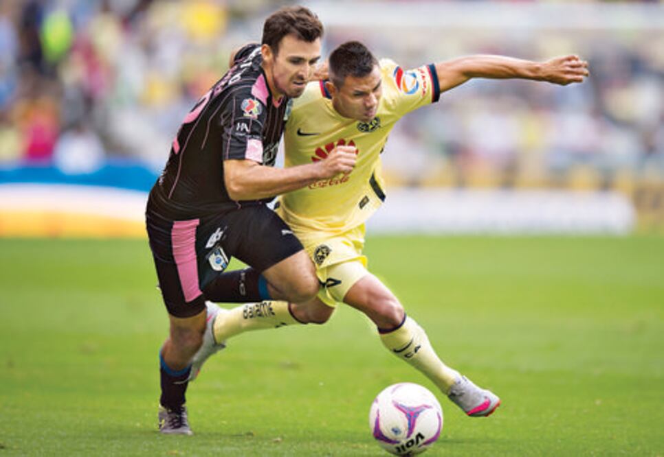 Victoria levanta ánimos en Gallos
