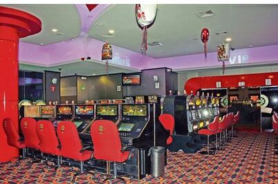 Multan a casino por cerrar tarde