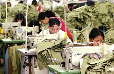 Contrabando de ropa daña a sector