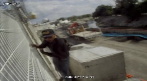 A plena luz del día y con testigos cerca, roban cámaras de vigilancia