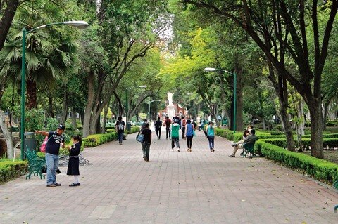 Líder jardinera invita a visitar parque accesible