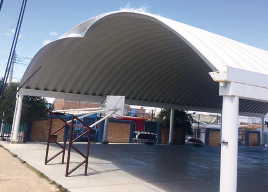 Aplazan arreglo de arcotechos en San Juan del Río