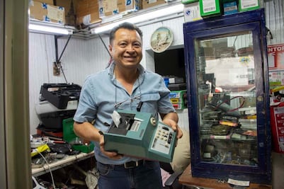 Aún se usan y se reparan máquinas de escribir en Querétaro 