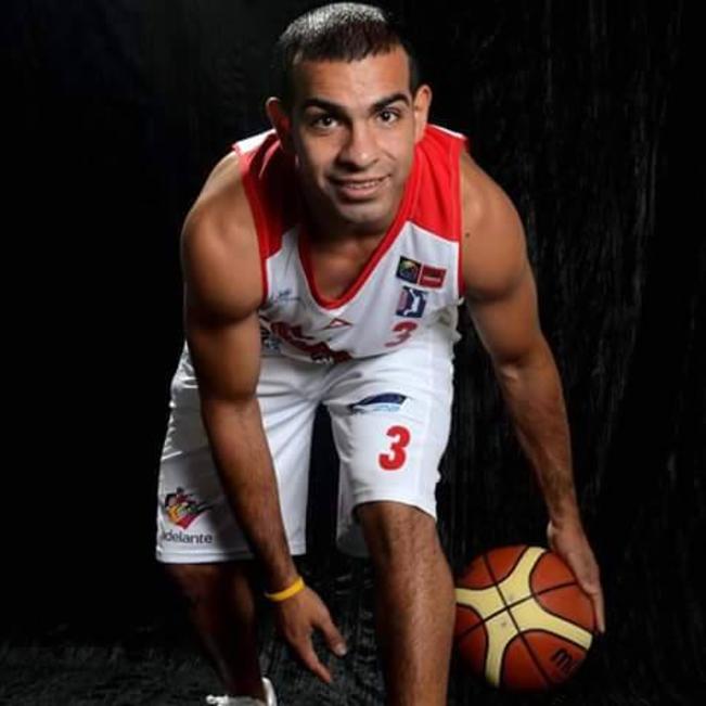 Elvis Medina se pone el jersey de los Libertadores de Querétaro