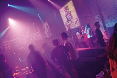 Clausuran dos antros en la capital