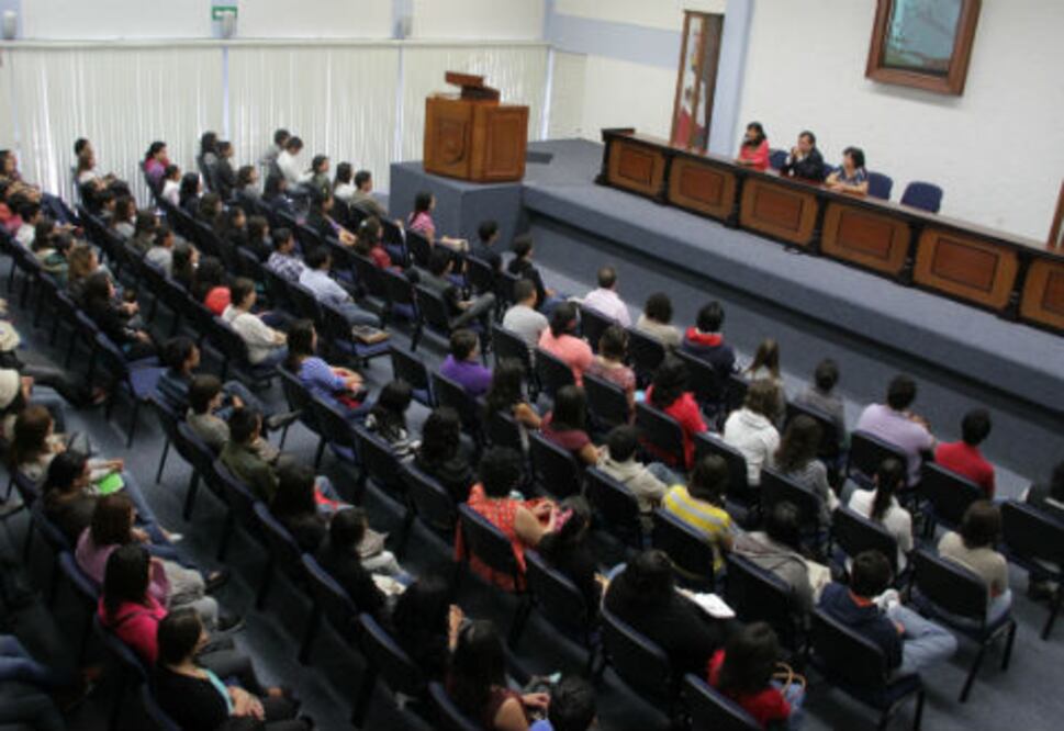 Recibe UAQ a 5 mil nuevos estudiantes
