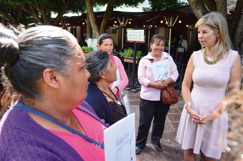 Anuncian apoyo a mujeres