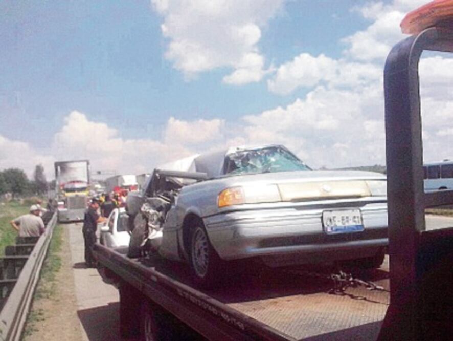 Carambola en autopista afecta ocho 