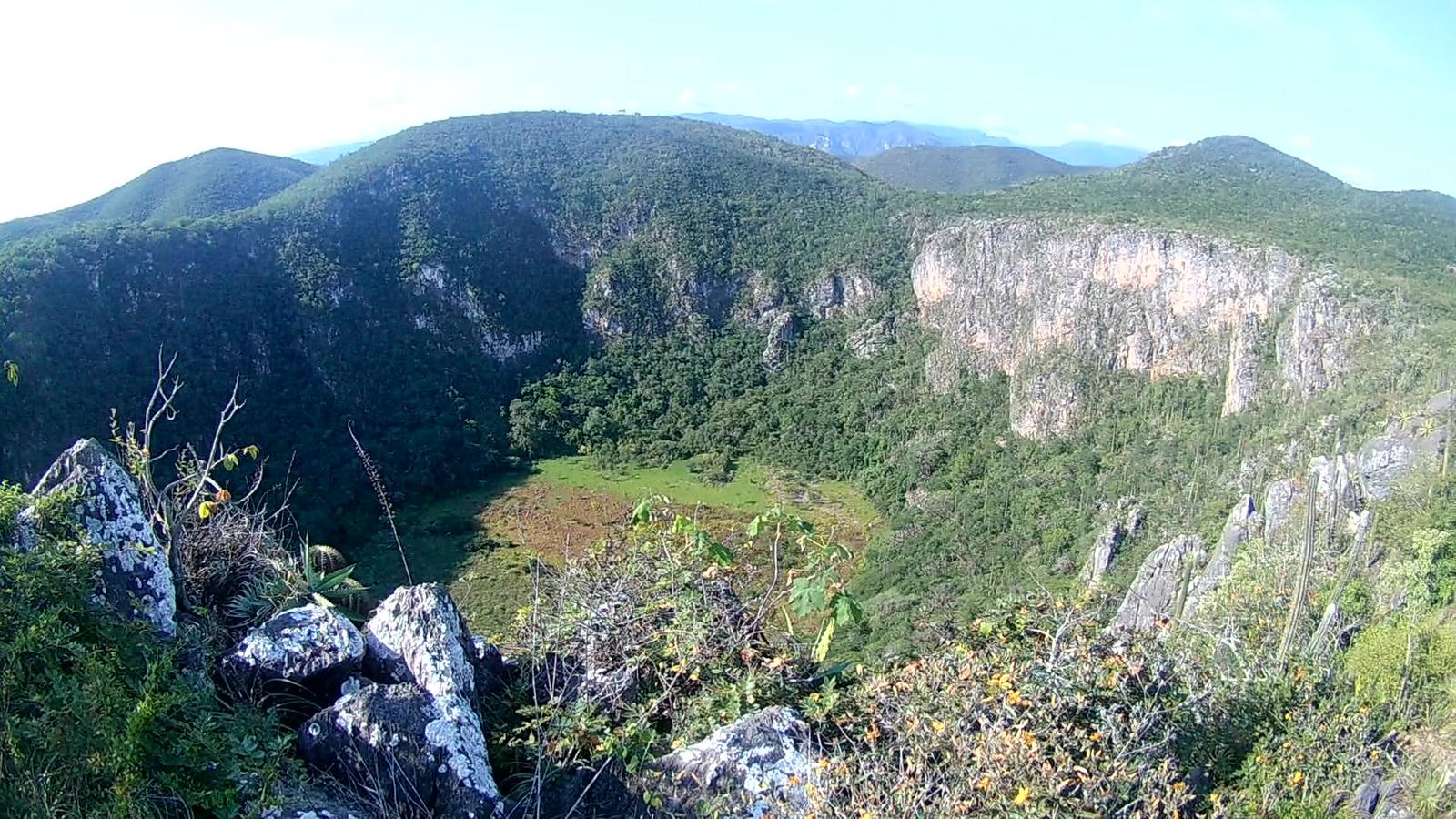 Cráter en Jalpan de Serra. Foto: Wikiloc,
montakar
