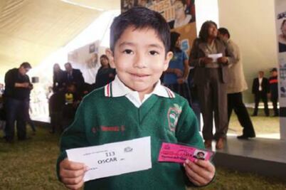 Entrega Corregidora mil 504 becas