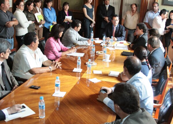 Analizan proyectos de presupuesto para 2013