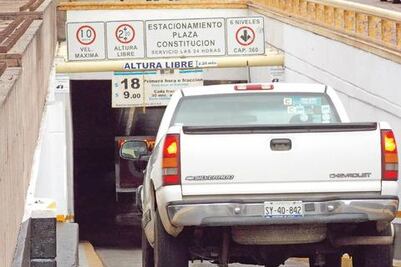 Regularizarán más estacionamientos