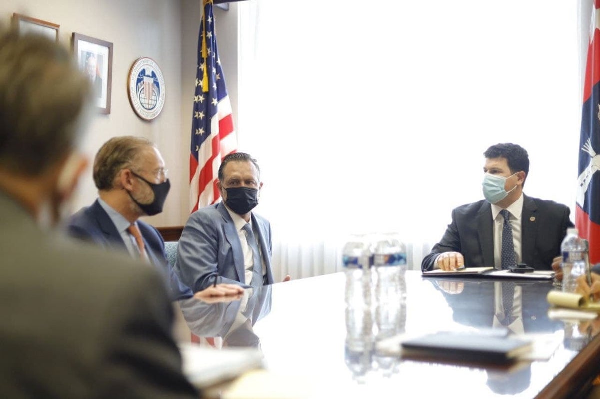 Mauricio Kuri trae 300 mdd en inversiones de Estados Unidos a Querétaro