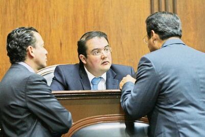 Definirán partidos requisito de licencia