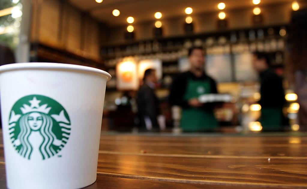 Starbucks dice no a los popotes