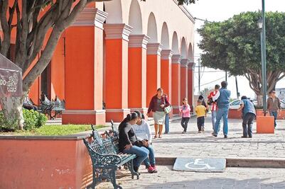 Alcaldesa deja cargo; eligen a su relevo