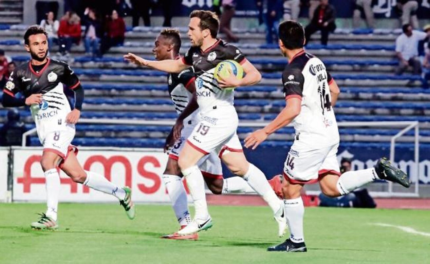 Lobos mostraría a Tigres repunte