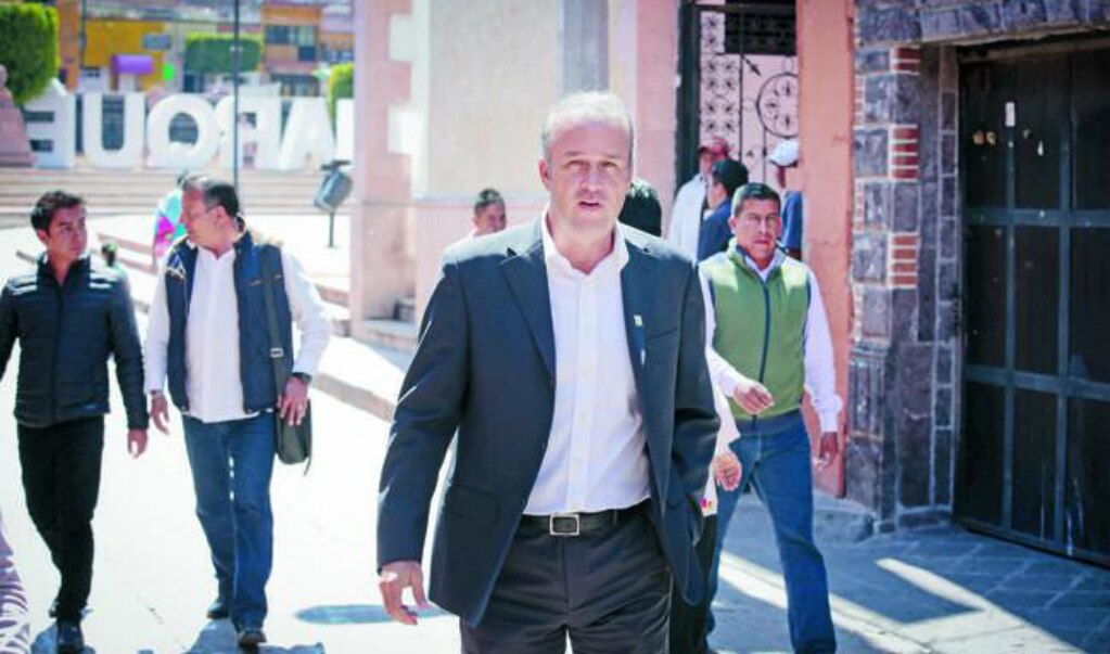 Inaugura Calzada taller agrícola