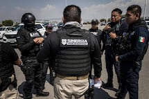 Tras cateo a bar en San Juan del Río, remiten a 4 personas extranjeras