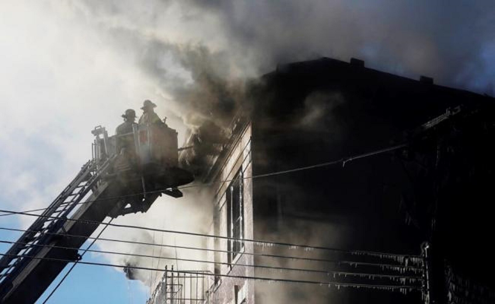 Nuevo incendio en el Bronx deja varios heridos