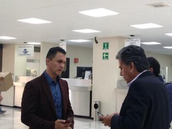 “Corrupción en política y futbol”