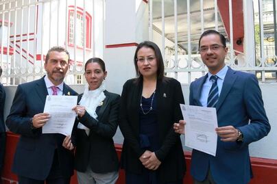 Diputados locales entregan exhorto a López Obrador