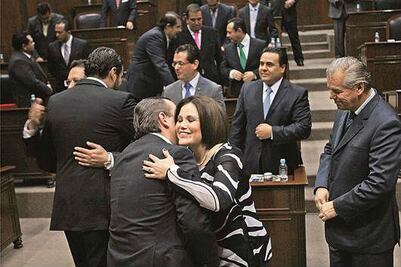 Congreso toma protesta a directivos