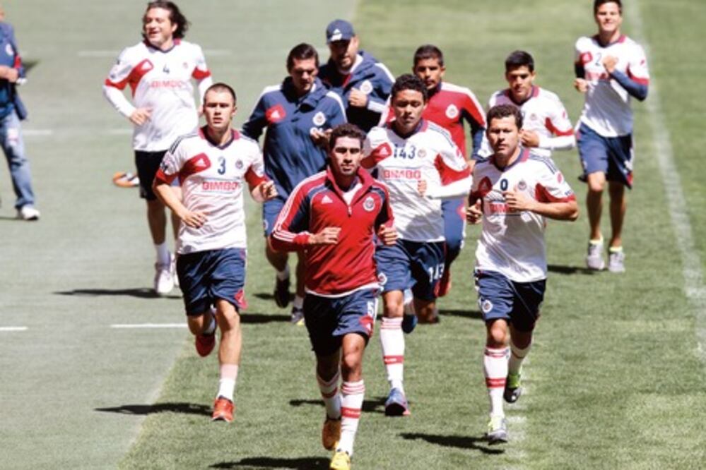 Defensa, cuenta pendiente de Chivas