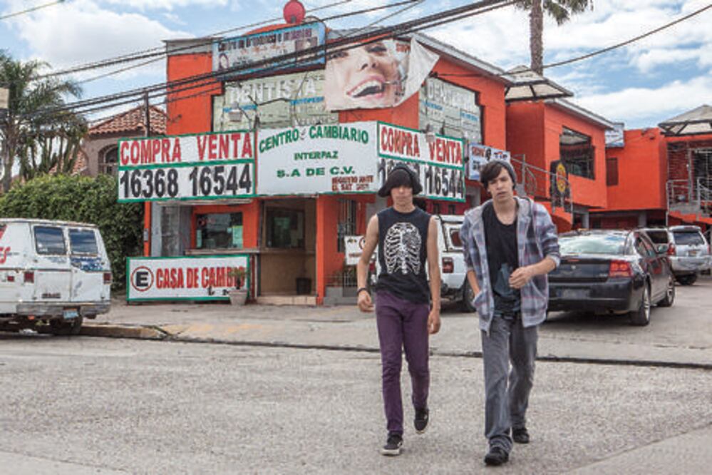 En frontera el dólar por debajo de 17 pesos