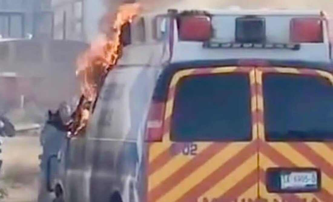 Atacan tres ambulancias y matan a dos paramédicos en Guanajuato