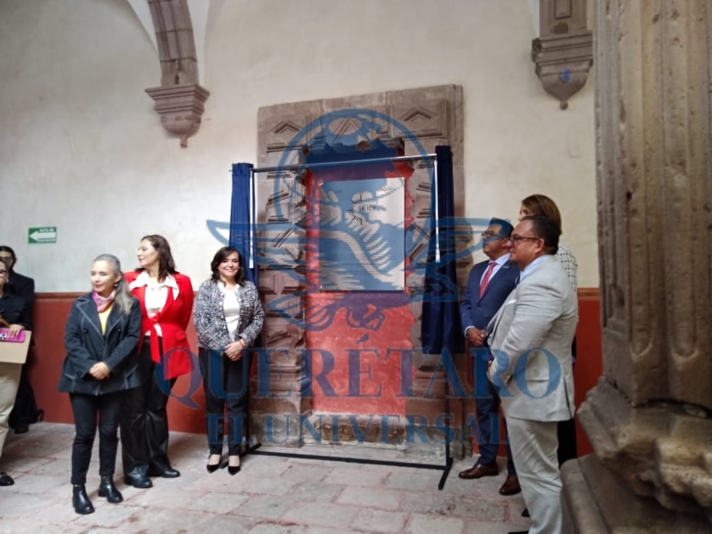 Entregan declaratoria de uso del Patio Barroco a la UAQ