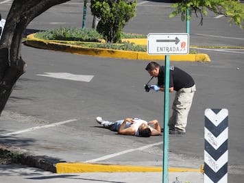 Muere asaltante tras robo a joyería