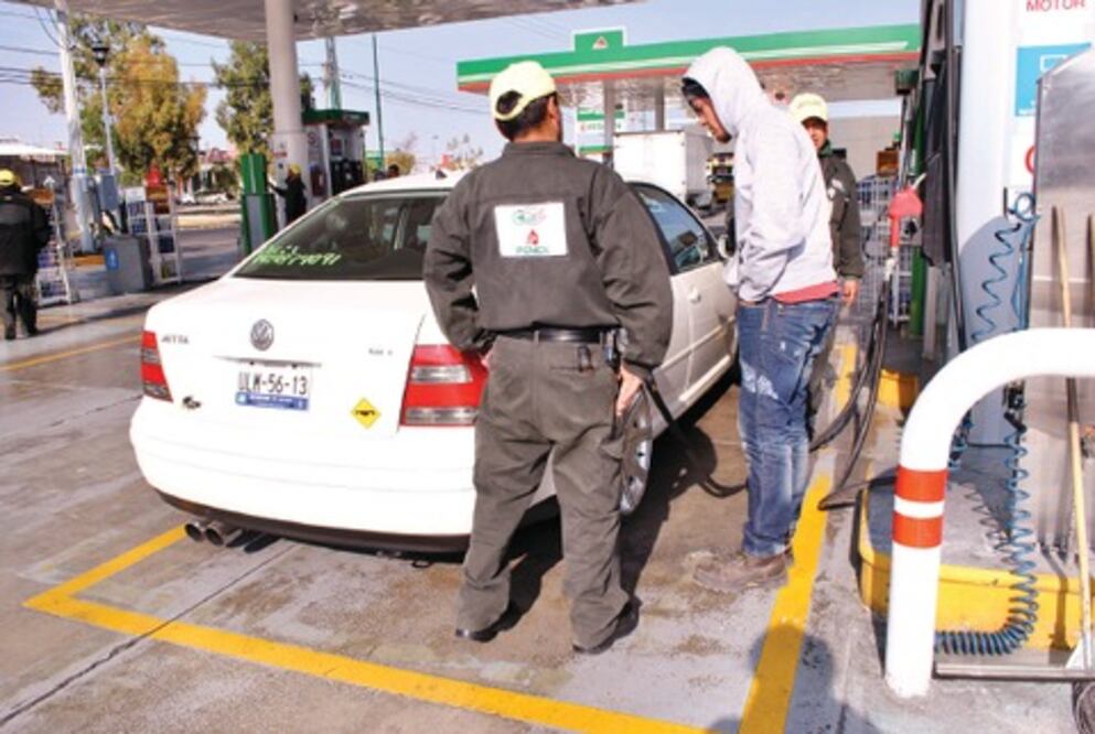 Inconformes por alza en gasolina
