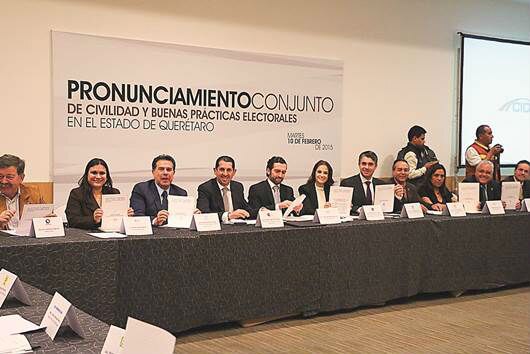 Signan convenio para fortalecer democracia