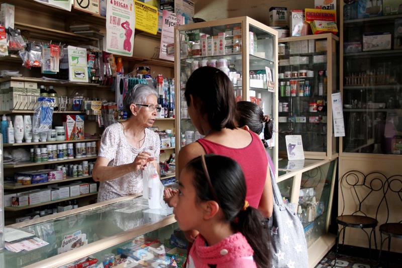Desaparece 40% de las farmacias tradicionales
