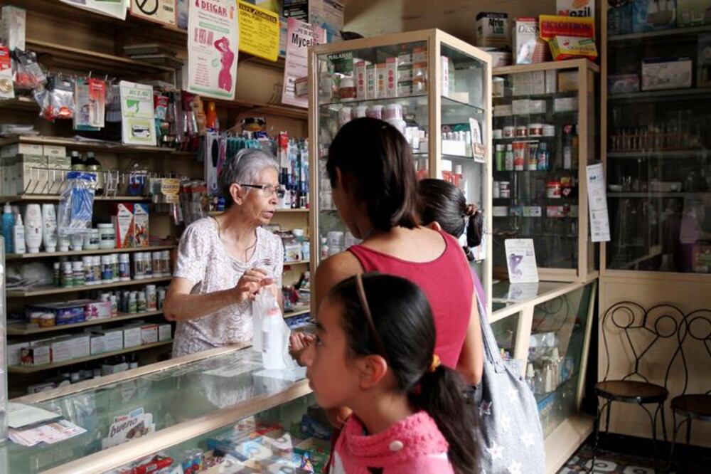 Desaparece 40% de las farmacias tradicionales