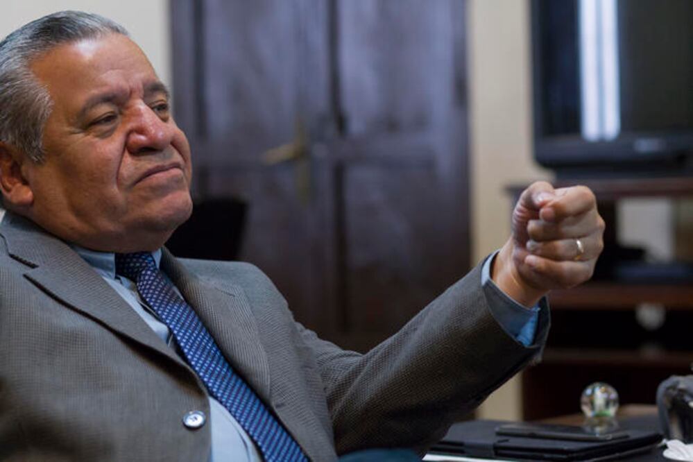 Alfredo Botello Montes, secretario de Educación, dijo estar dispuesto a trabajar donde Acción Nacional le designe (DEMIAN CHÁVEZ. EL UNIVERSAL)