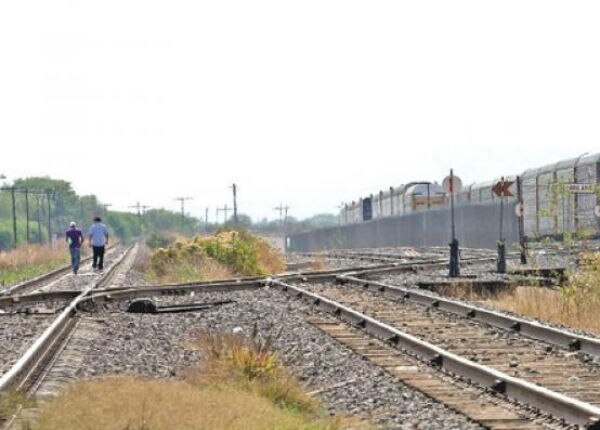 Jóvenes de Huimilpan migran a EU