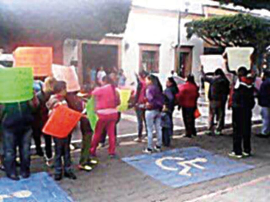 Comerciantes de SJR rechazan reubicarse en Día de Muertos