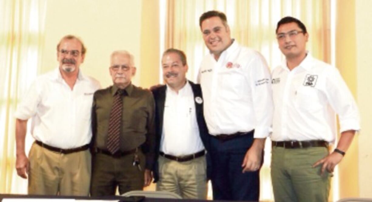 Abre universidad foro a candidatos