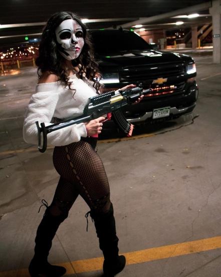 Aseguran a 22 personas y 28 vehículos; festejaban Halloween
