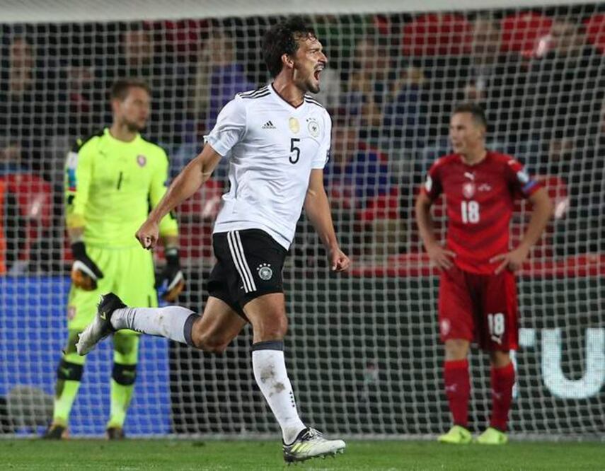Con gol de Hummels al 88’, la Mannsch aft selló el triunfo ante República Checa. (MARTIN DIVISEK. EFE)