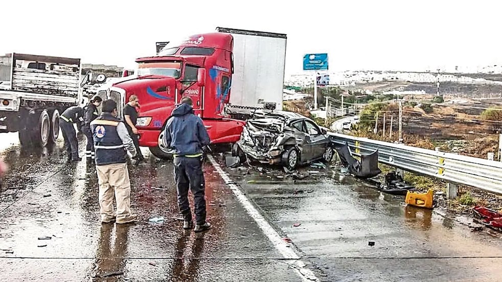 Trabajan en proyecto para rampa de frenado en autopista