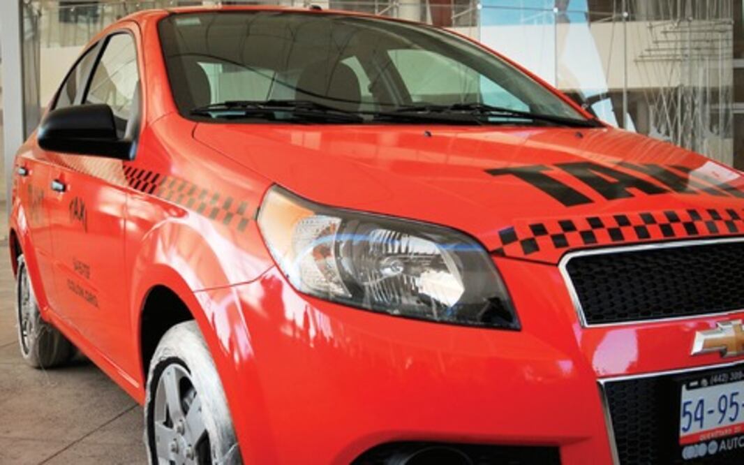 Van contra taxis "pirata" en SJR 