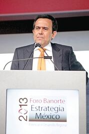 Economía critica a opositores