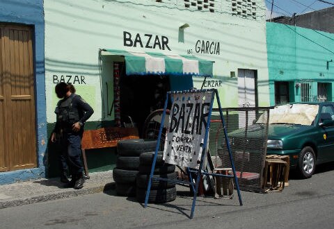 Realizan operativos en bazares